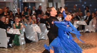 Winterzauber und Robbie-Williams-Double beim Kulturball in Beverungen
