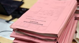 Ein berühmtes Casino, Handyverbot an Schulen und Fortsetzung im Fall Philipos