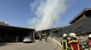 Großbrand auf Pferdehof in Bruchmühlen - Feuerwehr mehr als 24 Stunden im Einsatz