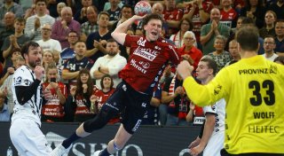 Flensburg jubelt im Derby und stürmt an die Tabellenspitze
