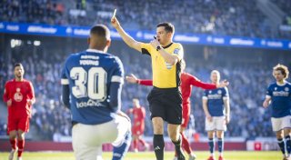 FIFA-Schiedsrichter pfeift Arminia-Spiel - und hat eigenen Fanklub dabei