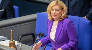 Julia Klöckner: Mehr Zurückhaltung, bitte!