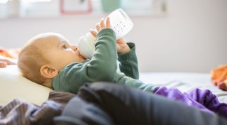 Kräutertees für Babys im Test: Das Problem mit dem Estragol