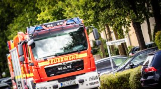 Essen gerät in Bielefeld in Brand - Mann war zuvor am Herd zusammengebrochen