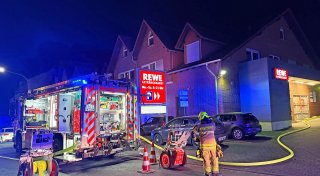 Brand im Treppenhaus: Mehrparteienhaus in Paderborn evakuiert