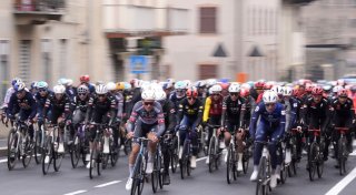 Van der Poel gewinnt 116. Frühjahrsklassiker Mailand-Sanremo