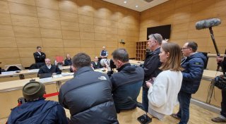 Vorwurf um Gruppenvergewaltigung in Herford: Hauptangeklagte erhalten je 22.425 Euro