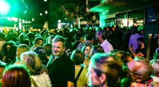 Rückblick auf Innenstadt-Sause, Schlägerei auf Fest und gefährliches Niedrigwasser