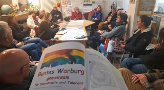 „Warburg strahlt für Demokratie“: Demonstration und Kundgebung vor der Wahl