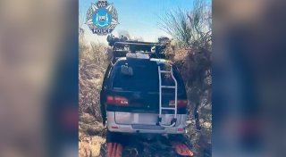 Wagen von Carolina Wilga aus Australiens Wildnis geborgen