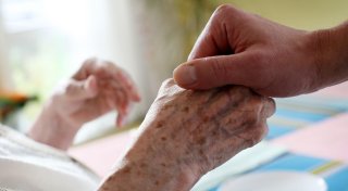 Pflegefall nach Aufenthalt im Krankenhaus? Patient (93) verklagt Klinikum Lippe