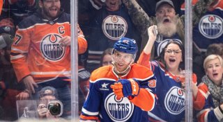 Oilers gewinnen erneut - Connor McDavid erreicht Meilenstein