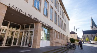 Betrugsprozess im Kreis Höxter: Zeugen berichten von massiven Kosten für Mobilfunk