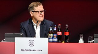 Vor Präsidenten-Wahl: Kritik an Bayern-Sponsoring