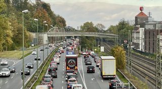 Stau-Chaos: Politik muss Alternativen fördern - und Pendler umdenken