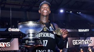 Dusche mit Skibrille: Schröder erklimmt Basketball-Gipfel