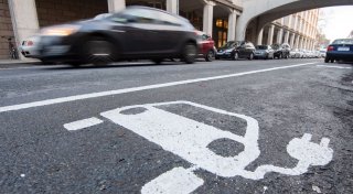 Elektroauto kaufen: Experten verraten die richtige Strategie für 2025