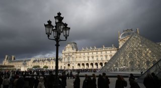 BKA und Interpol fahnden nach gestohlenen Louvre-Juwelen