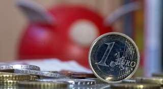 Studie: Mädchen wissen weniger über Wirtschaft als Jungen