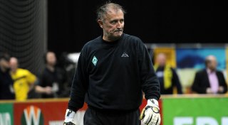 Trauer um Ex-Arminia-Keeper Dieter Burdenski