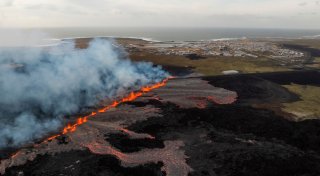 Lavamassen nahe Fischerort - Neuer Vulkanausbruch auf Island