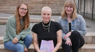 Lübbeckerin outet sich nach Umzug nach Bielefeld - und schreibt ein Buch