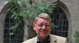 Warburger Gymnasium trauert um ehemaligen Schulleiter Bernd Huesmann