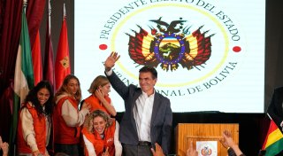 Ende der linken Ära in Bolivien: Paz gewinnt Präsidentenwahl