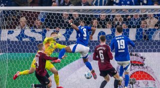 Schalke überzeugt zu Hause und schlägt Nürnberg