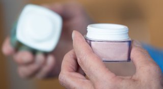 EU-Behörde findet schädliche Chemikalien in Kosmetika