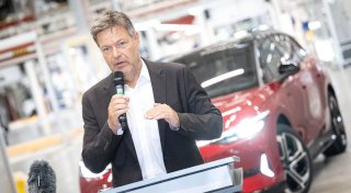 Habeck will Markt für Elektroautos ankurbeln