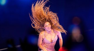 Shakira feiert in Skelett-Kostüm Karneval in Heimatstadt