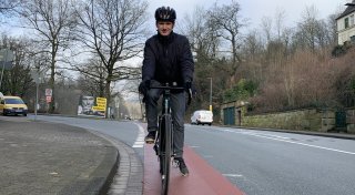 Sogar Radfahrer schütteln den Kopf: Muss dieser Radweg in Bielefeld wirklich sein?