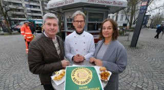 Bielefelder Gastronom alarmiert: Bratwurst durch Verpackungssteuer bald zu teuer?