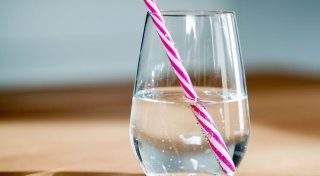 Trendige Wasserzusätze: Vorsicht vor Gewöhnungseffekt