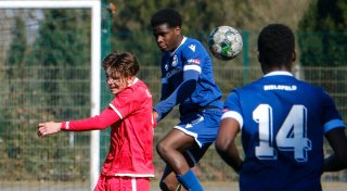 Trainer Tom Schütz nimmt mit Arminia Bielefelds U17 Anlauf zur neuen Saison