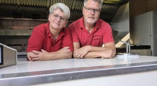 Erfinder des Food-Trucks: Glänzers Imbiss feiert Jubiläum - Start war in einem Höxteraner Ortsteil