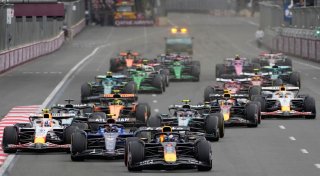 Verstappen-Triumph auch in Baku - Piastri kracht in die Wand