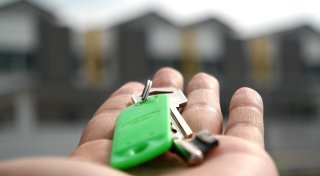 Junge Leute stürmen Immobilienmarkt: Makler im Kreis Höxter gegen Mietpreisbremse
