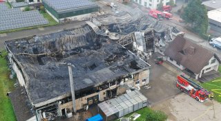 Update: Nach Großbrand in Bad Driburg muss die Feuerwehr erneut anrücken