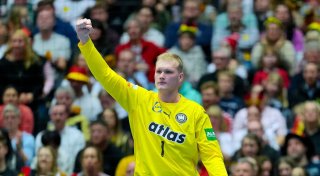 Handballer werfen sich warm für Dänemark-Kracher
