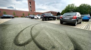 Großeinsatz der Polizei: Tausende Tuner treffen sich am Werre-Park in Bad Oeynhausen