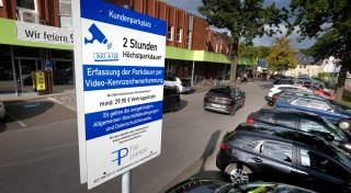 Strafzettel vom Supermarkt: Schenke überwacht Parkplätze in Gütersloh jetzt per Kamera
