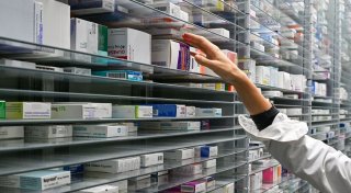 Zur Erkältungszeit: Paderborner Apotheker warnen vor Medikamentenmangel
