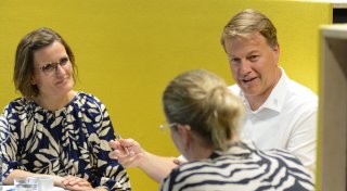 Krise in der Möbelbranche: Hettich-Geschäftsführung erklärt ihren Plan für Kirchlengern