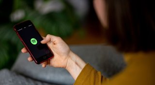 Zahl der Spotify-Nutzer steigt stärker als erwartet