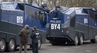 Demonstranten versuchen zu AfD-Veranstaltung durchzubrechen