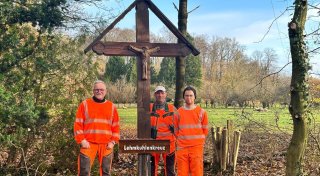 Neuer Ort: Historisches Wegkreuz in Altenbeken ist gerettet