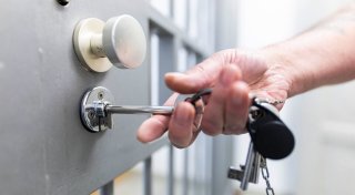 Tod eines Jugendlichen in JVA beschäftigt Saar-Landtag