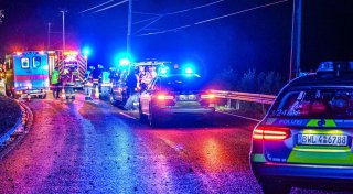 Zwei Kinder sterben bei Autounfall - drei Verletzte